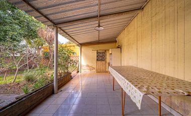 CASA 3 AMBIENTES EN VENTA TAPIALES CON GRAN PARQUE