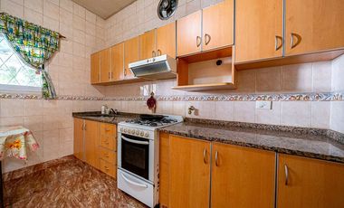 CASA 3 AMBIENTES EN VENTA TAPIALES CON GRAN PARQUE