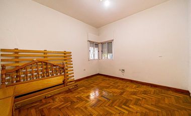 CASA 3 AMBIENTES EN VENTA TAPIALES CON GRAN PARQUE