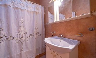 CASA 3 AMBIENTES EN VENTA TAPIALES CON GRAN PARQUE