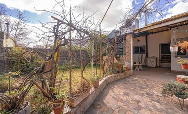 CASA 3 AMBIENTES EN VENTA TAPIALES CON GRAN PARQUE