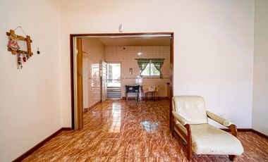 CASA 3 AMBIENTES EN VENTA TAPIALES CON GRAN PARQUE
