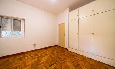 CASA 3 AMBIENTES EN VENTA TAPIALES CON GRAN PARQUE