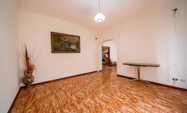 CASA 3 AMBIENTES EN VENTA TAPIALES CON GRAN PARQUE