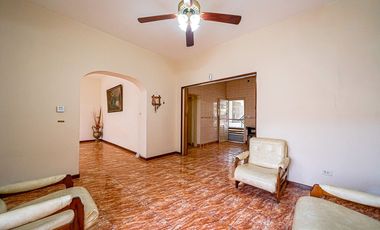 CASA 3 AMBIENTES EN VENTA TAPIALES CON GRAN PARQUE