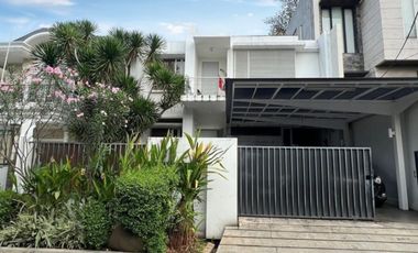 Disewakan Rumah Taman Kedoya Baru Mewah Siap Huni