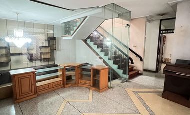 Disewakan Rumah Taman Kedoya Baru