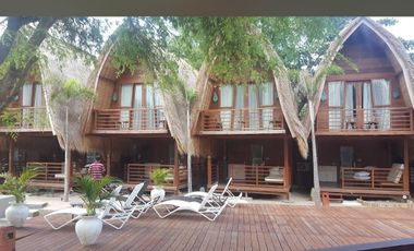 Beachfront Resort hotel pinggir pantai di Gili Air