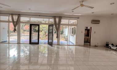 Disewakan Rumah Kemang Utara dengan Swimming Pool