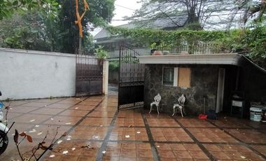 Disewakan Rumah Kemang Utara dengan Swimming Pool