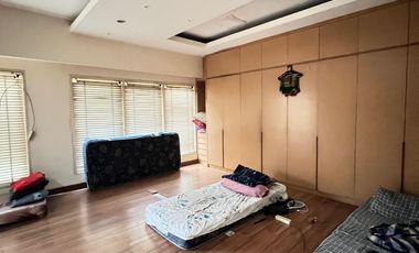 Disewakan Rumah Taman Kedoya Baru Mewah Siap Huni