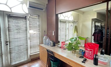 Disewakan Rumah Taman Kedoya Baru Mewah Siap Huni