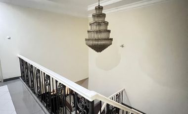 Disewakan Rumah Taman Kedoya Baru Mewah Siap Huni