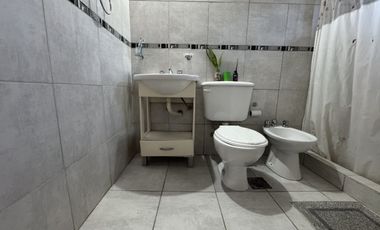 SE VENDE CASA ZONA MIGUEL DAVID Y ARTIGAS