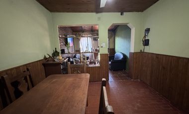 SE VENDE CASA ZONA MIGUEL DAVID Y ARTIGAS