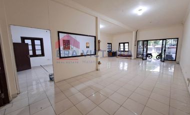 Sewa Gudang Dan Rumah Lahan Luas Jalan Besar Provinsi Wlingi Blitar