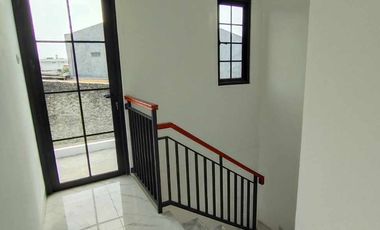 Rumah 2 lantai DP 0 di Limo Depok