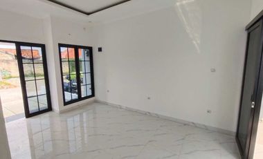 Rumah 2 lantai DP 0 di Limo Depok