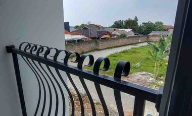 Rumah 2 lantai DP 0 di Limo Depok