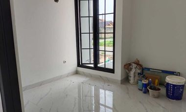 Rumah 2 lantai DP 0 di Limo Depok