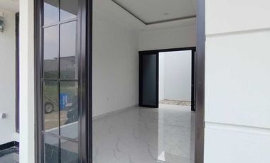Rumah 2 lantai DP 0 di Limo Depok