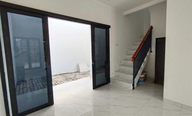 Rumah 2 lantai DP 0 di Limo Depok
