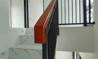 Rumah 2 lantai DP 0 di Limo Depok