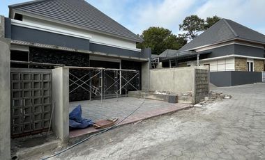 dijual rumah di sleman di jalan kaliurang km 13 pondok indah residence