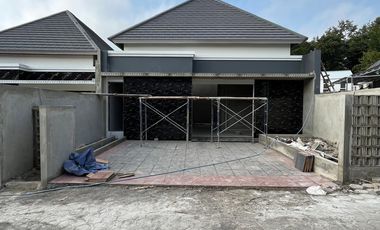 dijual rumah di sleman di jalan kaliurang km 13 pondok indah residence