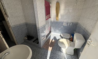 SE VENDE CASA A MEDIA CUADRA DE AV. ALMAFUERTE