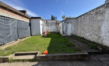 SE VENDE CASA A MEDIA CUADRA DE AV. ALMAFUERTE