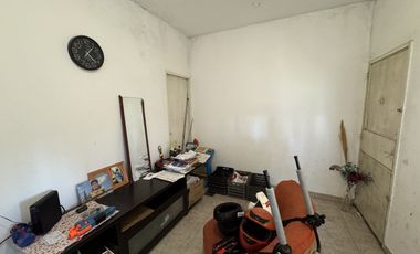 SE VENDE CASA A MEDIA CUADRA DE AV. ALMAFUERTE