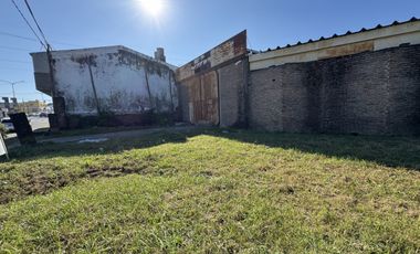 GALPON EN VENTA -  SOBRE AV. RAMIREZ