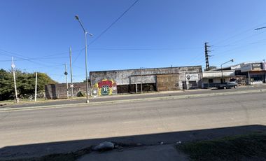 GALPON EN VENTA -  SOBRE AV. RAMIREZ