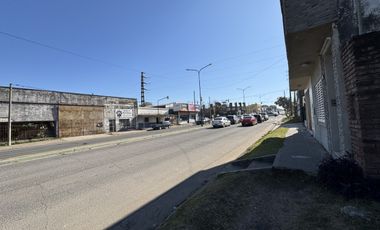 GALPON EN VENTA -  SOBRE AV. RAMIREZ