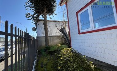 Oficina en Arriendo en Amplia casa comercial, sector Imperial, excelente ubicación y muy buen estado.