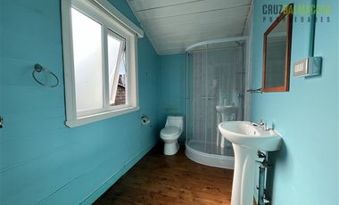 Oficina en Arriendo en Amplia casa comercial, sector Imperial, excelente ubicación y muy buen estado.