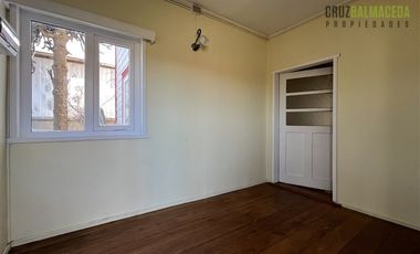 Oficina en Arriendo en Amplia casa comercial, sector Imperial, excelente ubicación y muy buen estado.