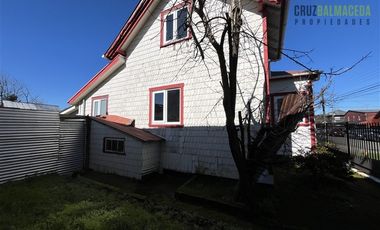 Oficina en Arriendo en Amplia casa comercial, sector Imperial, excelente ubicación y muy buen estado.