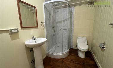 Oficina en Arriendo en Amplia casa comercial, sector Imperial, excelente ubicación y muy buen estado.