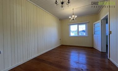 Oficina en Arriendo en Amplia casa comercial, sector Imperial, excelente ubicación y muy buen estado.