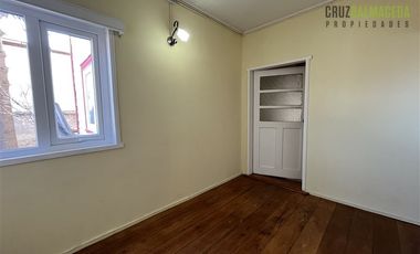 Oficina en Arriendo en Amplia casa comercial, sector Imperial, excelente ubicación y muy buen estado.