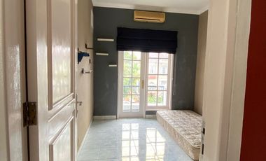 Disewakan  rumah di kota  wisata  Cibubur
