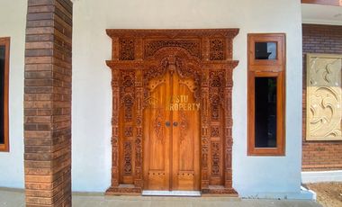 RUMAH EKSKLUSIF ETNIK JAWA MODERN DI KAWASAN WISATA BOROBUDUR
