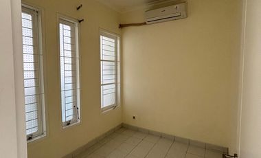 Disewakan rumah di legenda wisata cibubur