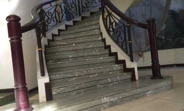 Rumah 2 Lantai Bagus SHM di Graha Famili Siap Huni