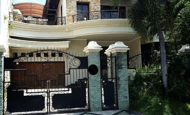 Rumah 2 Lantai Bagus SHM di Graha Famili Siap Huni