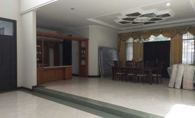 Rumah 2 Lantai Bagus SHM di Graha Famili Siap Huni