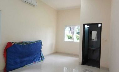 DISEWA RUMAH 2 LANTAI TAHUNAN BISA SURVEY ARGENIA SENTUL SSR865