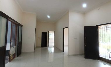 DISEWA RUMAH 2 LANTAI TAHUNAN BISA SURVEY ARGENIA SENTUL SSR865